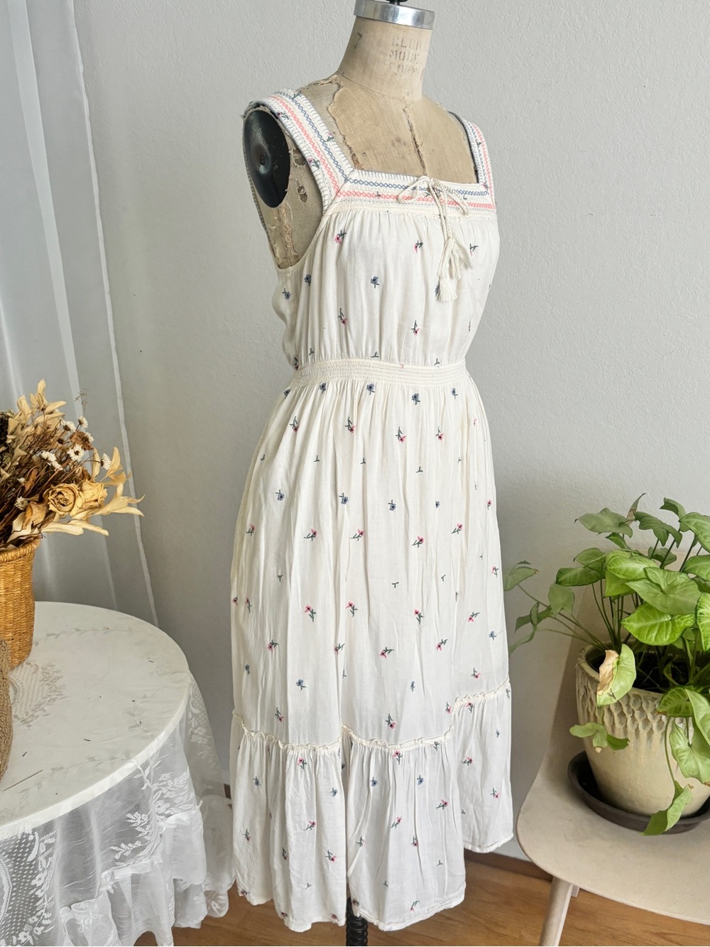 Old Navy 100% cotton Cream Maxi Dress with Multicolor Embroidery - Picture 6 of 9